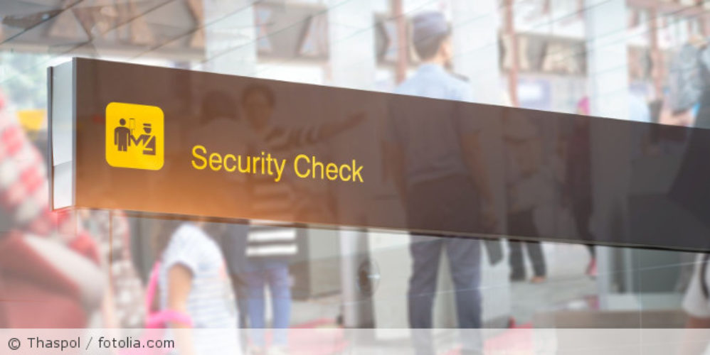 Security_Check_Flughafen_fotolia_188658159