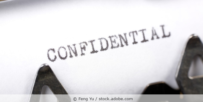 Wort Confidential mit Schreibmaschine geschrieben.